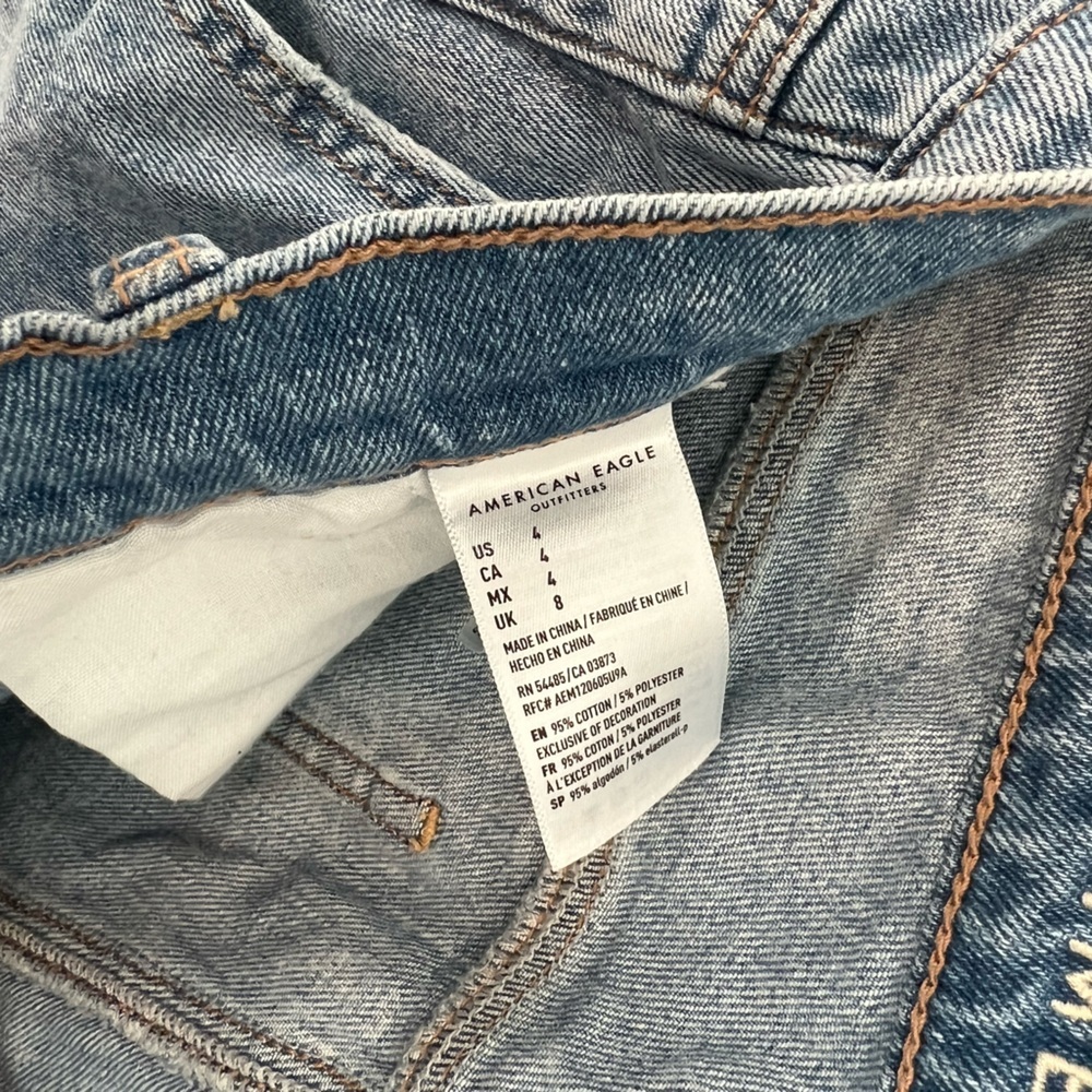 American Eagle Outfitters Light Blue Relax Mom Jean Shorts 4 - Picture 4 of 5